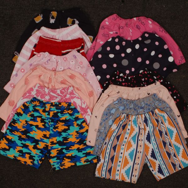 “ছেলে ও মেয়ে বাবুদের জন্য মাল্টি কালার হাফ প্যান্ট (১০ পিস কম্বো প্যাক)”